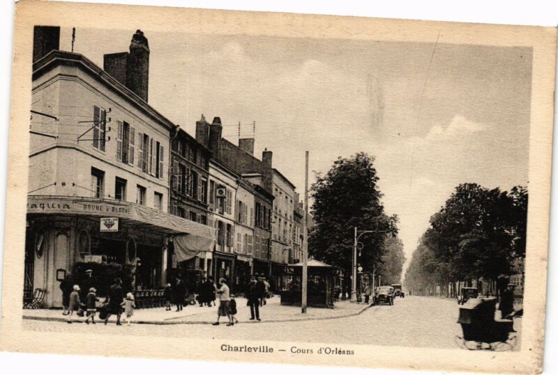 Carte postale ancienne Cours d'Orléans à Charleville-Mézières