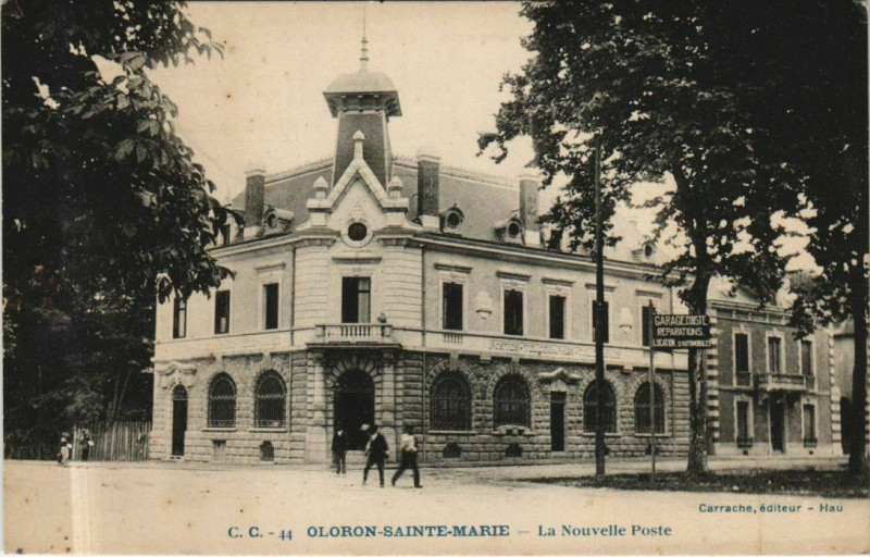 Carte postale ancienne Oloron-Sainte-Marie La Nouvelle Poste à Oloron-Sainte-Marie