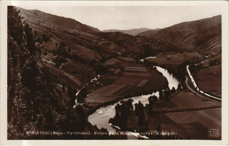 Carte postale ancienne Biriatou Vallee de la Bidassoa vers l'Espagne à Biriatou