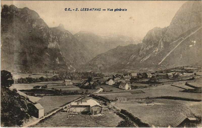 Carte postale ancienne Lees-Athas Vue Generale