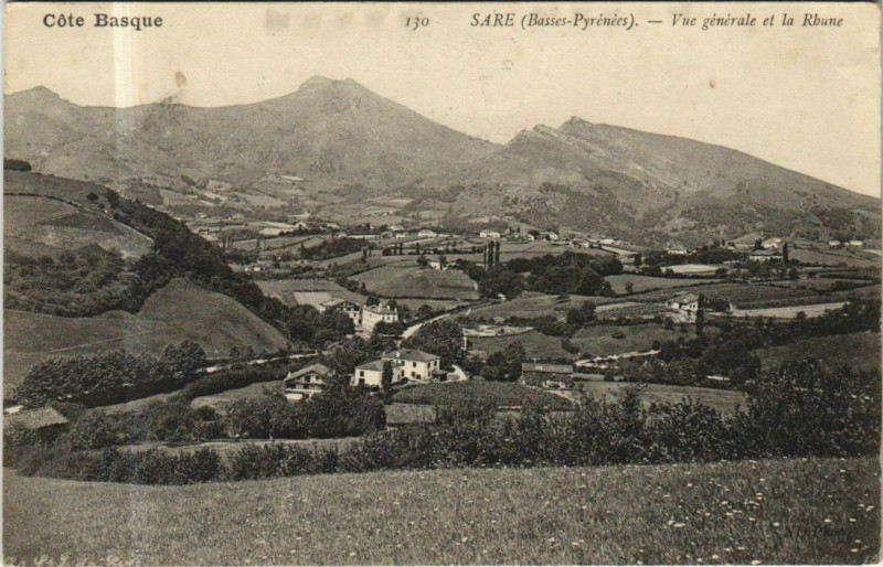 Carte postale ancienne Sare Vue Generale et la Rhune à Sare