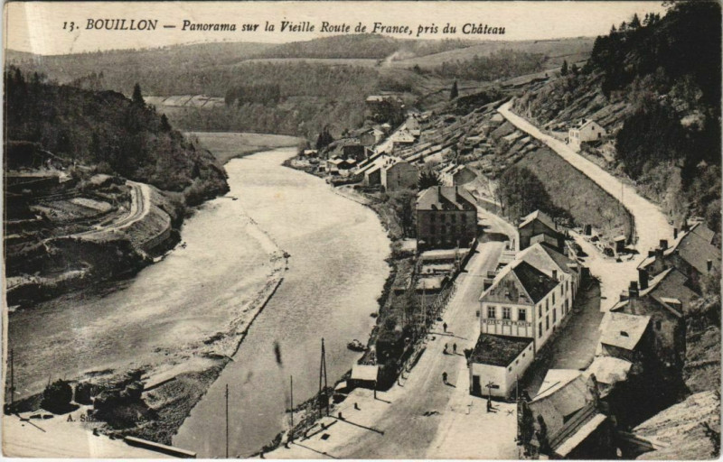 Carte postale ancienne Bouillon Panorama sur la Vieille Route de France pris du Chateau à Bouillon