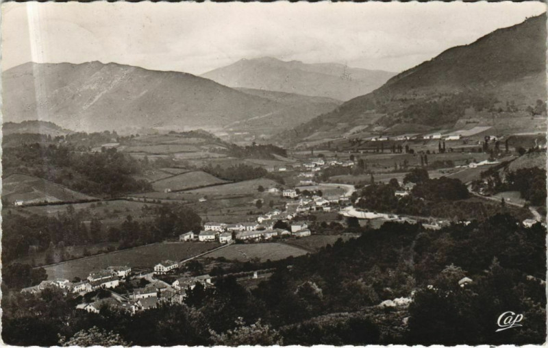 Carte postale ancienne Saint-Etienne-de-Baigorry Vue Generale