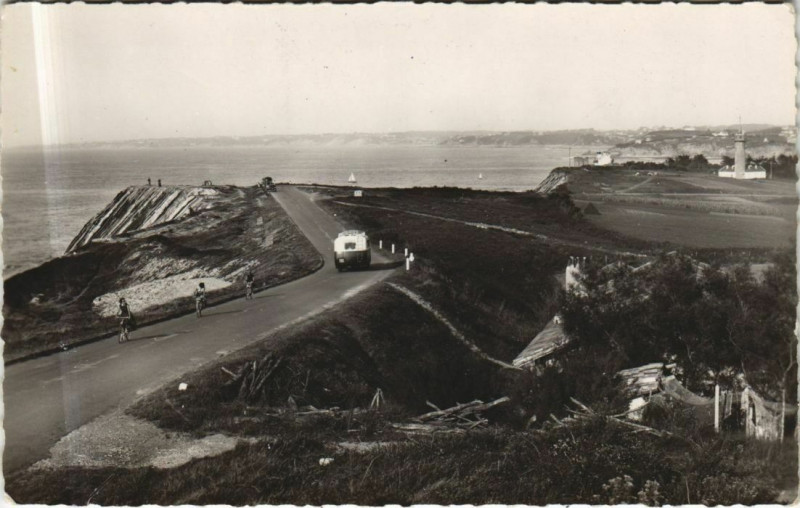 Carte postale ancienne Socoa Route de la Corniche