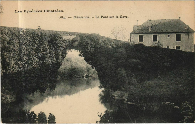 Carte postale ancienne Lestelle-Betharram Le Pont sur le Gave