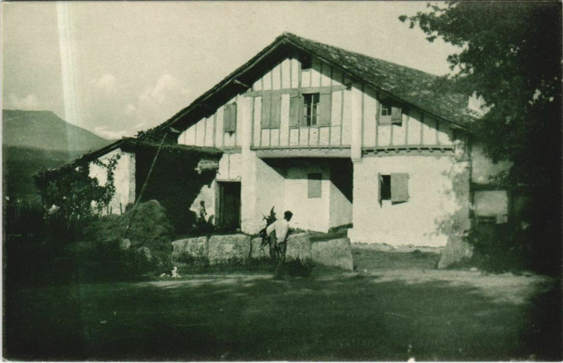 Carte postale ancienne Saint-Pee-sur-Nivelle Maison Basque