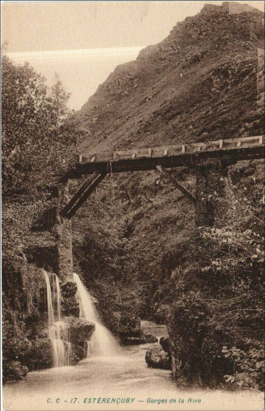 Carte postale ancienne Esterencuby Gorges de la Nive