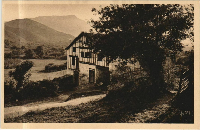 Carte postale ancienne Le Pays Basque - Type de Ferme