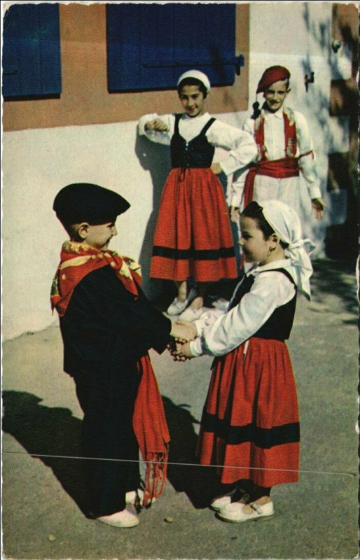Carte postale ancienne Danseurs - Groupe Folklorique de Mme Servant