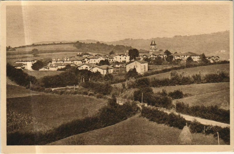 Carte postale ancienne Ainhoa Vue Generale à Ainhoa