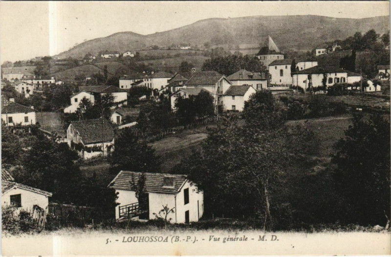 Carte postale ancienne Louhossoa Vue Generale à Louhossoa