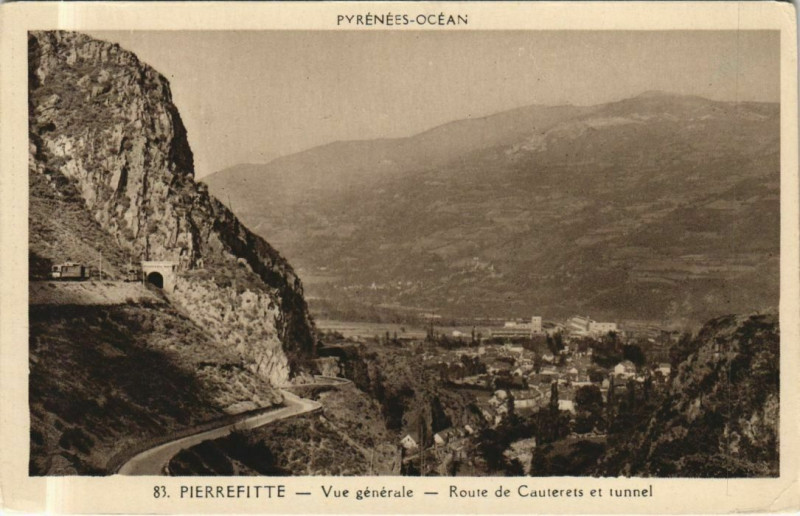 Carte postale ancienne Pierrefitte Vue Generale - Route de Cauterets et Tunnel