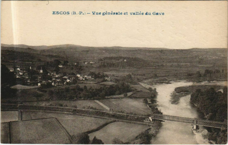 Carte postale ancienne Escos Vue Generale et Vallee du Gave à Escos