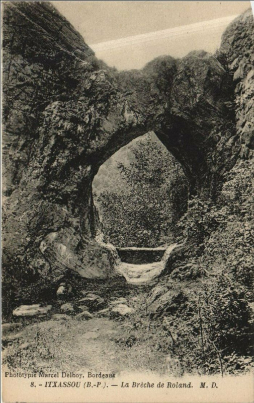 Carte postale ancienne Itxassou La Breche de Roland à Itxassou