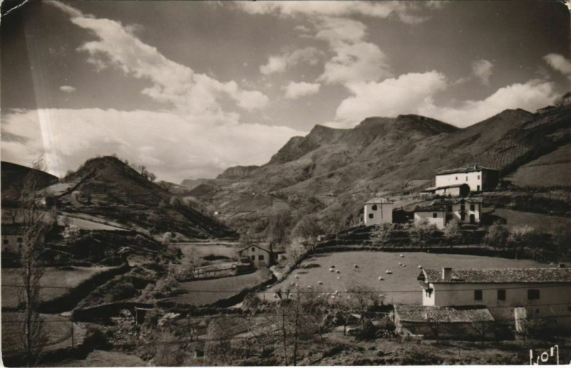 Carte postale ancienne Bidarray Les Gorges d'Iparla à Bidarray