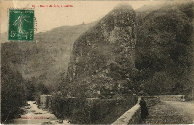 Carte postale ancienne Route de Licq a Larrau à Larrau