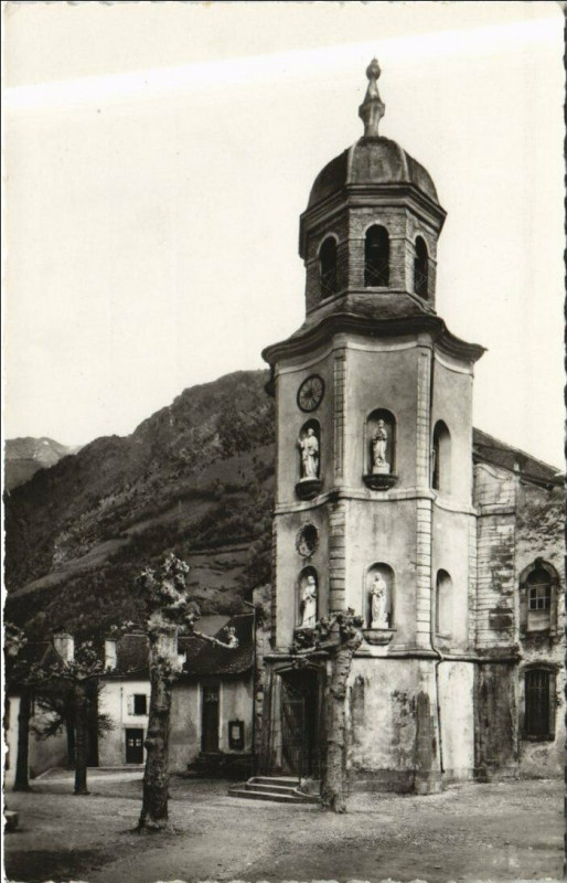 Carte postale ancienne Sarrance La Vierge et les Saints à Sarrance