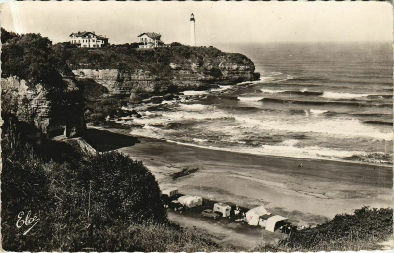 Carte postale ancienne Anglet Vue sur la Chambre d'Amour et le Phare à Anglet