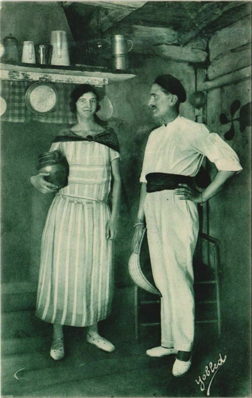 Carte postale ancienne Pays Basque - Costumes