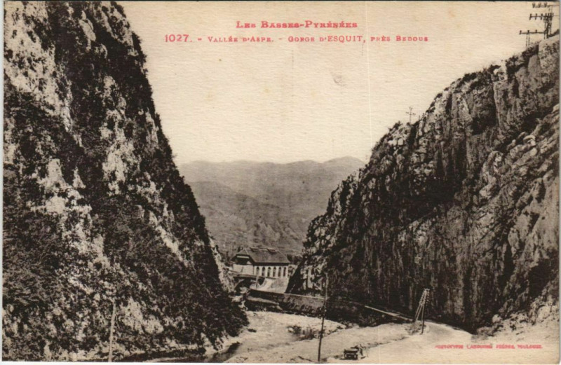 Carte postale ancienne Vallee d'Aspe - Gorges d'Esquit pres Bedous à Bedous