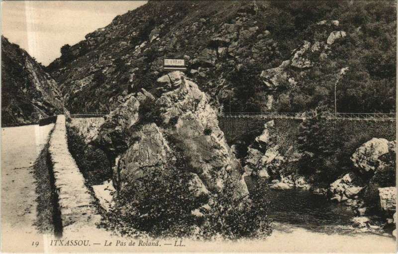 Carte postale ancienne Itxassou Le Pas de Roland à Itxassou