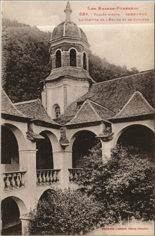 Carte postale ancienne Sarrance Le Cloitre de l'Eglise et le Clocher à Sarrance