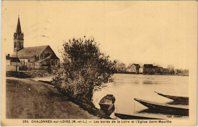 Carte postale ancienne Chalonnes-sur-Loire Les Bords de la Loire et l'Eglise Saint-Maurille à Chalonnes-sur-Loire