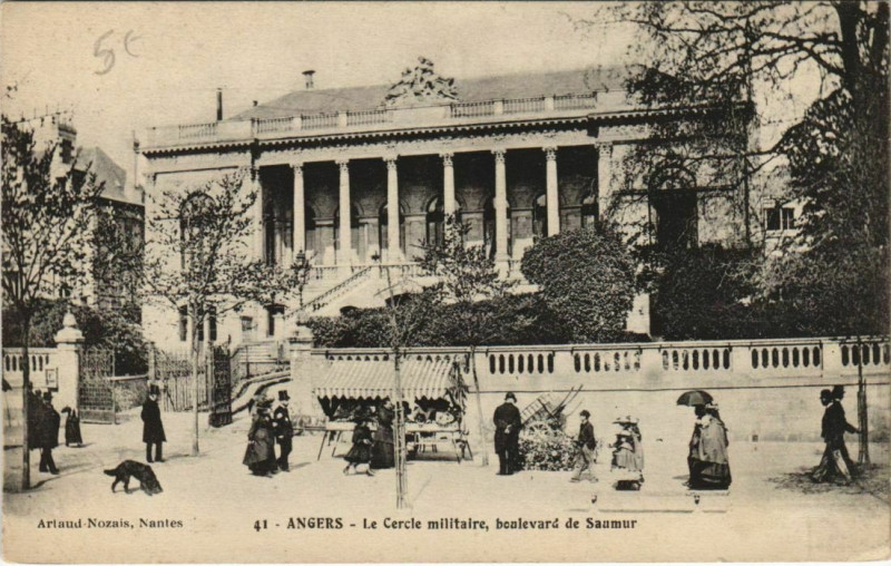 Carte postale ancienne Angers Le Cercle Militaire - Boulevard de Saumur à Angers