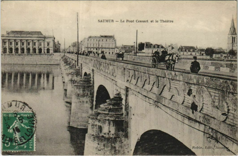 Carte postale ancienne Saumur Le Pont Cessart et le Theatre à Saumur