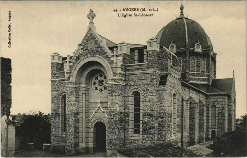 Carte postale ancienne Angers L'Eglise Saint-Leonard à Angers