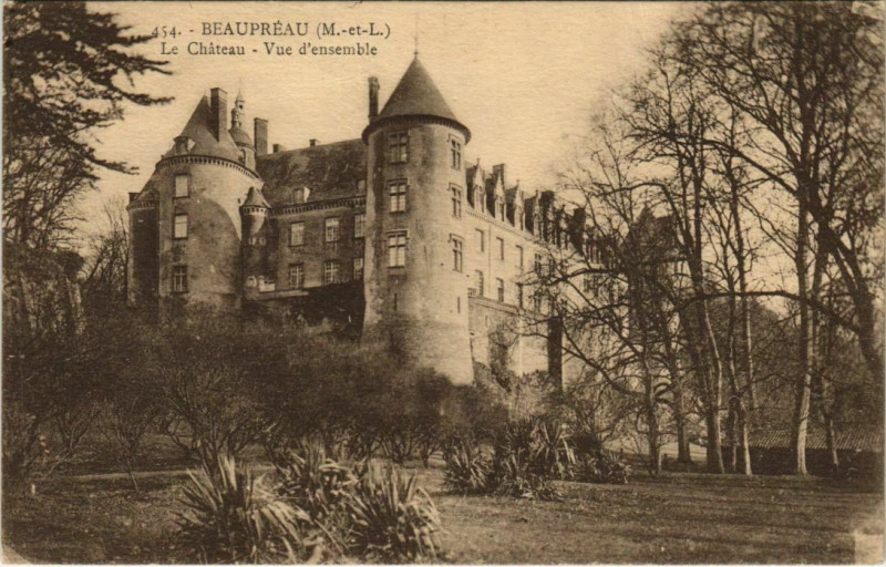 Carte postale ancienne Beaupreau Le Chateau