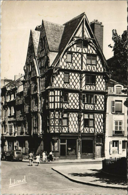 Carte postale ancienne Angers La Celebre Maison d'Adam à Angers