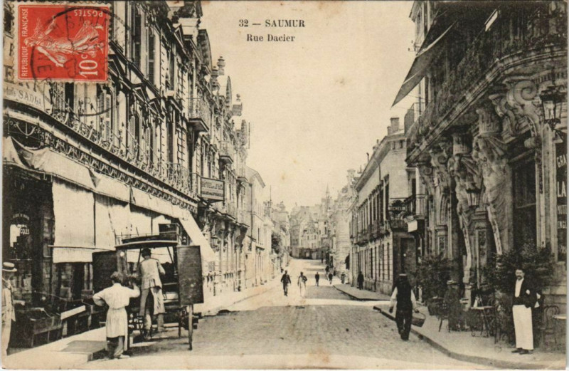 Carte postale ancienne Saumur Rue Dacier à Saumur