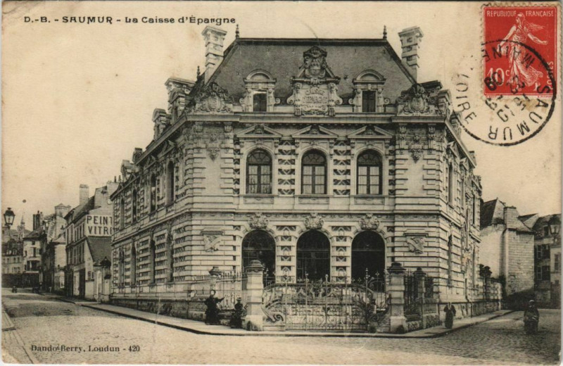 Carte postale ancienne Saumur La Caisse d'Epargne à Saumur