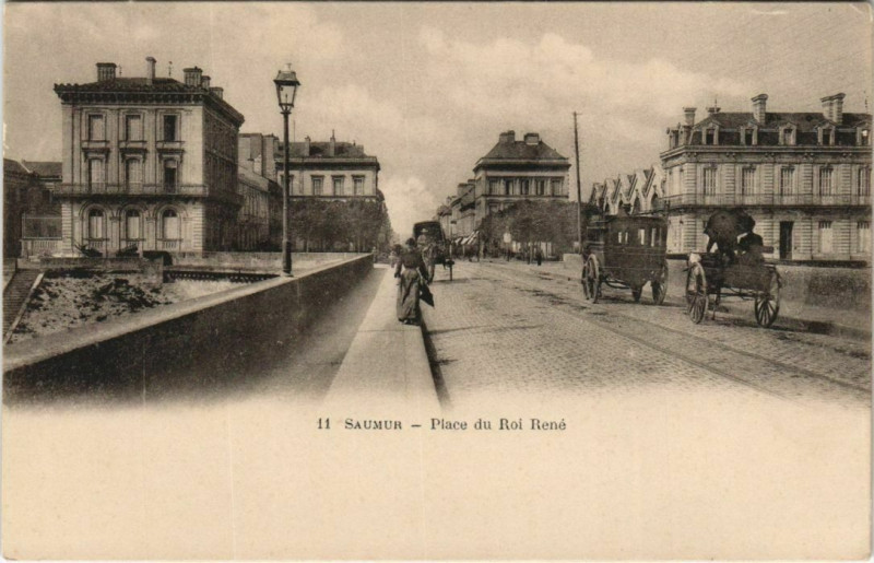 Carte postale ancienne Saumur Place du Roi Rene à Saumur
