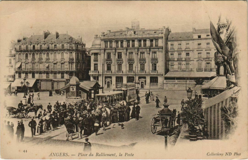 Carte postale ancienne Angers Place du Ralliement - La Poste à Angers
