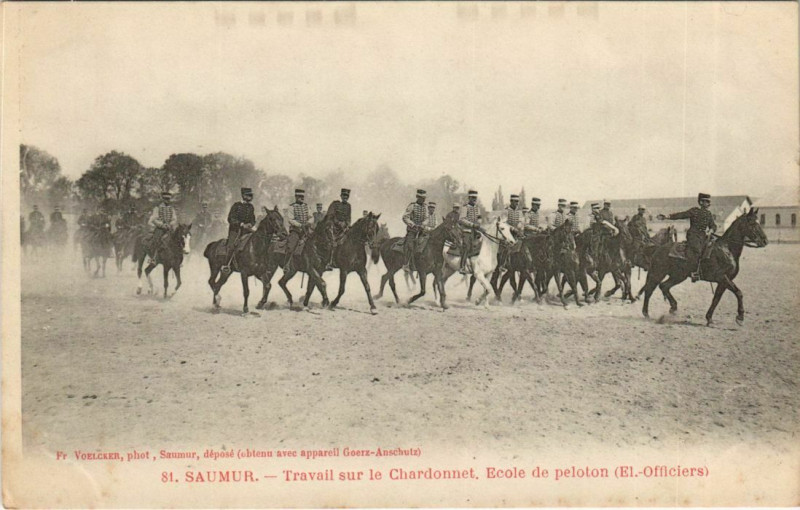 Carte postale ancienne Saumur Travail sur le Chardonnet - Ecole de Peloton à Saumur