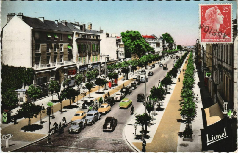 Carte postale ancienne Angers Boulevard du Marechal Foch à Angers