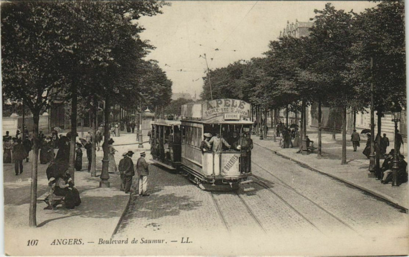 Carte postale ancienne Angers Boulevard de Saumur - Tram à Angers