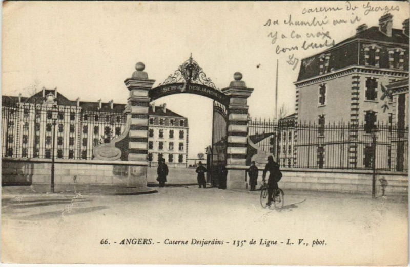 Carte postale ancienne Angers Caserne Desjardins - 135e de Ligne à Angers