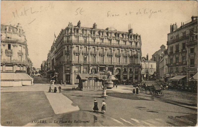 Carte postale ancienne Angers La Place du Ralliement à Angers