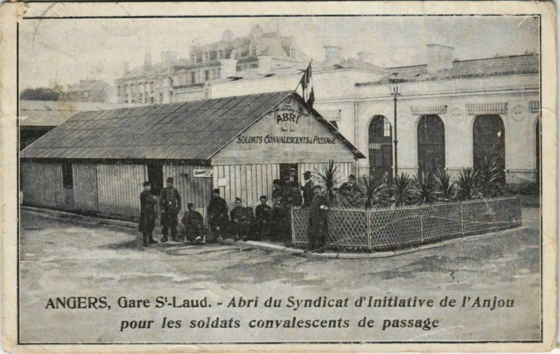 Carte postale ancienne Angers Gare Saint-Laud à Angers