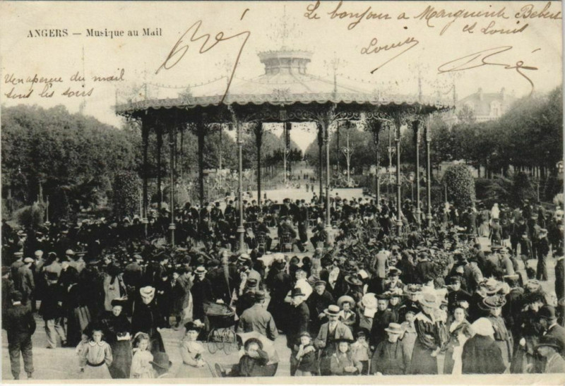 Carte postale ancienne Angers Musique au Mail à Angers
