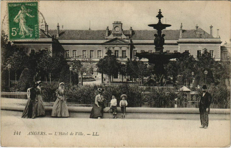 Carte postale ancienne Angers L'Hotel de Ville à Angers