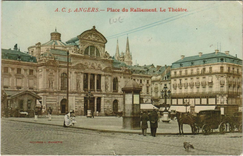 Carte postale ancienne Angers La Place du Ralliement - Le Theatre à Angers