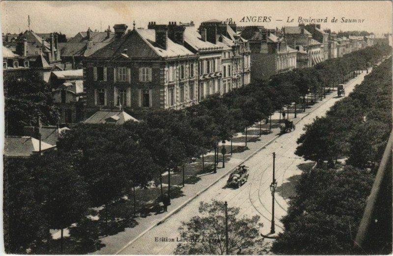 Carte postale ancienne Angers Le Boulevard de Saumur à Angers