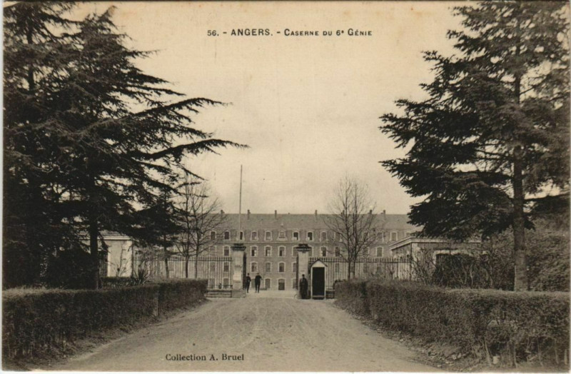 Carte postale ancienne Angers Caserne du 6e Genie à Angers