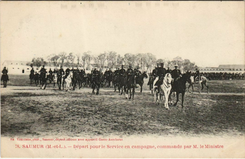 Carte postale ancienne Saumur Depart pour le Service en Campagne - Ministre à Saumur