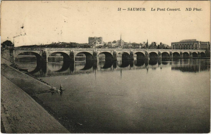 Carte postale ancienne Saumur Le Pont Cessart à Saumur