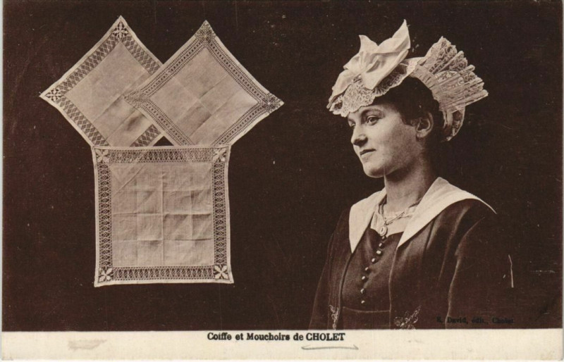 Carte postale ancienne Cholet Coiffe et Mouchoirs de Cholet à Cholet